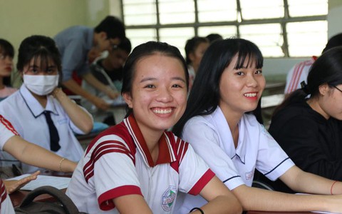 Đề tham khảo tổ hợp môn khoa học tự nhiên dễ hơn năm trước