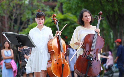 Trình diễn giao hưởng flashmob của Happiness Concert by Acecook Vietnam