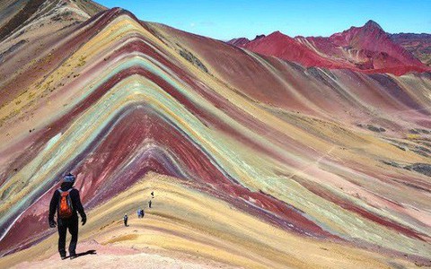 Ngọn núi đẹp như tranh vẽ ở Peru