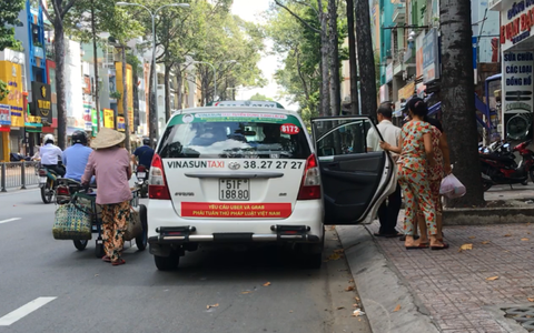 Vinasun lại kiến nghị quản lý Uber, Grab như taxi