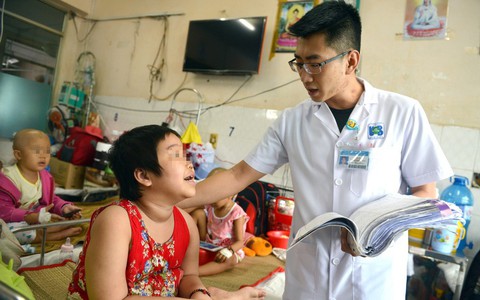 Hết thuốc ung thư viện trợ: Hàng ngàn người bệnh lâm nguy