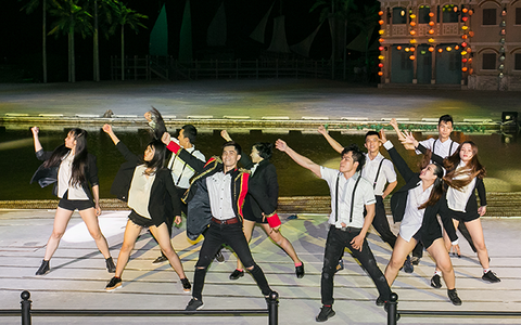 Lưu giữ thanh xuân rực rỡ cùng nhóm nhảy RIO Crew
