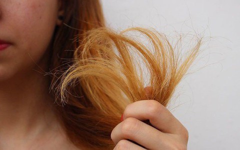 Những sai lầm khiến tóc bạn bị chẻ ngọn