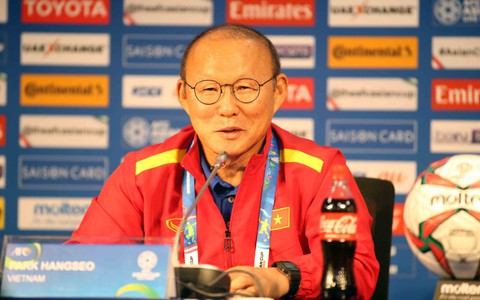 HLV Park Hang Seo: Không có bóng đá tệ hay đẹp mà là chiến thắng!