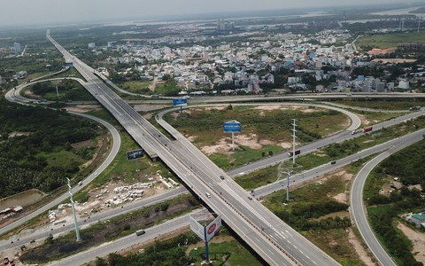 Tổng công ty đầu tư đường cao tốc VN chỉ định công ty xây trạm dừng trái luật