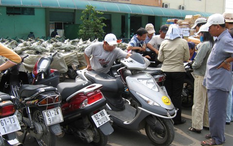 Nhiều khách đi tàu nhận được xe sau nhiều tháng 'mất tích'