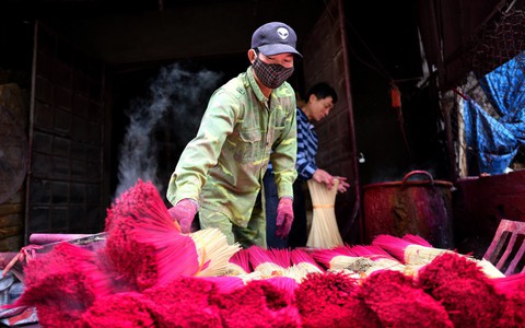 Làng nhang nhuộm màu hồng ở Việt Nam lên báo Tây