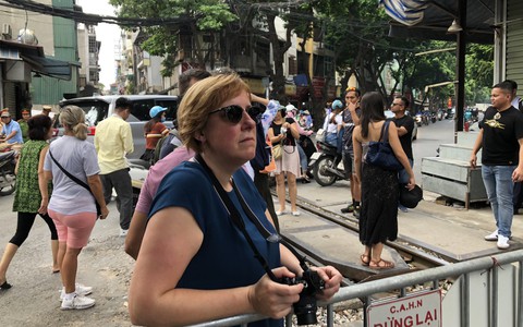 'Cà phê đường tàu' trống lốc, khách đến... 'ngẩn tò te' quay về