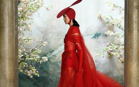 Phương My được sánh ngang Vera Wang, Valentino trên Harper’s Bazaar