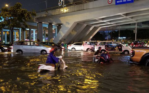 Sở Xây dựng rà soát hiệu quả ‘siêu máy bơm' chống ngập đường Nguyễn Hữu Cảnh