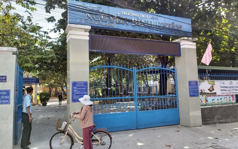 Giả phụ huynh, vào trường học lấy dây chuyền của 6 học sinh