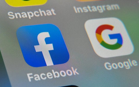 Sau Google, Facebook thông báo không ‘trả tiền’ cho truyền thông Pháp