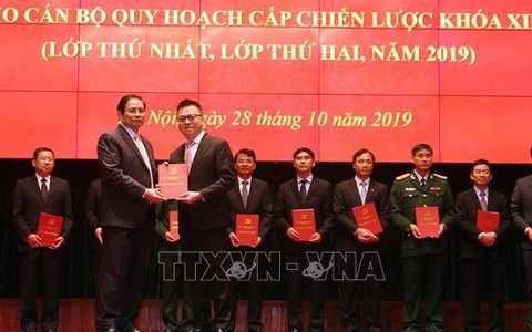 Bế giảng lớp bồi dưỡng cán bộ quy hoạch cấp chiến lược khóa XIII