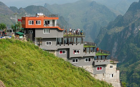 Hà Giang đề nghị dỡ 6 tầng Mã Pì Lèng Panorama, kiến trúc sư phản đối, vì sao?