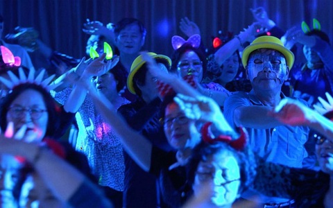Hàn Quốc 'cưa sừng' cho các bô lão