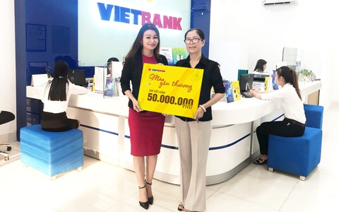 Khách hàng đầu tiên trúng 50 triệu đồng tại Vietbank
