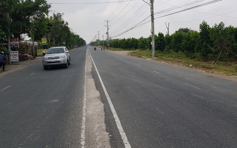 Xin gỡ 250m dải phân cách, doanh nghiệp gỡ lố... 13m