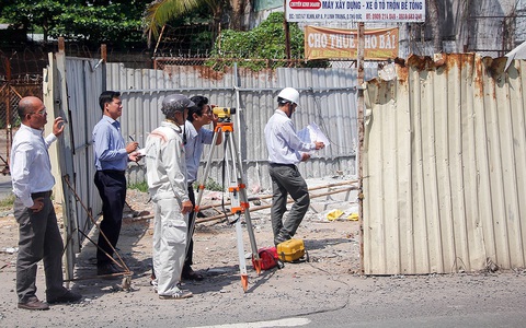 Dầm cầu vượt Suối Tiên 'rụng như trời giáng' mới biết thấp hơn thiết kế 0,17-0,33m?