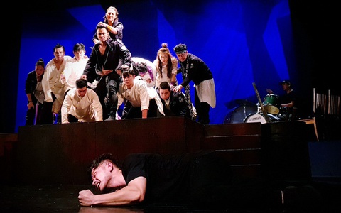 Ngạc nhiên với Romeo và Juliet của hôm nay