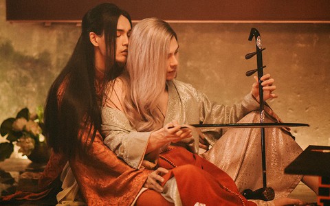 Âm nhạc LGBT ra ngoài ánh sáng