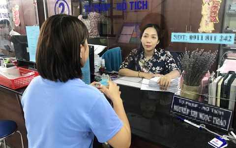 Có vợ 10 năm rồi vẫn phải đi xác nhận... độc thân