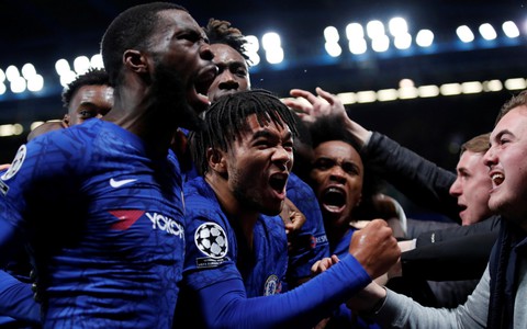 Ghi 3 bàn trong 10 phút, Chelsea cầm hòa Ajax sau khi bị dẫn trước 4-1