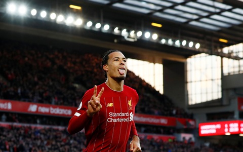 Van Dijk lập cú đúp, Liverpool bỏ xa Man City 11 điểm