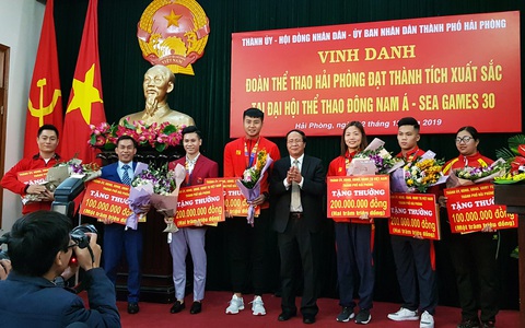 Hải Phòng thưởng nóng thủ môn Văn Toản và các VĐV đoạt huy chương SEA Games