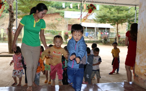 Sợ trò mất lớp đi lang thang, 8 cô giáo tình nguyện xin dạy không lương
