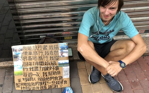 'Du lịch ăn mày' ở Hong Kong 2 năm đủ mua căn hộ ở Matxcơva?