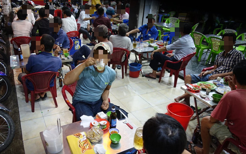 Tất niên, tết năm nay đi nhậu không 'ôm xe', về bằng xe ôm