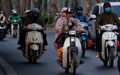 Miền Nam nắng nóng, miền Bắc lạnh cóng
