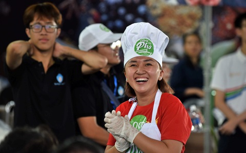 Một trong 5 Người nấu phở ngon 2019 là cô gái mới 26 tuổi