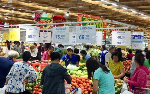 Siêu thị đạt doanh số 1.000 tỉ /tuần dịp tết, hoa tươi chợ sỉ 'thoát ế'