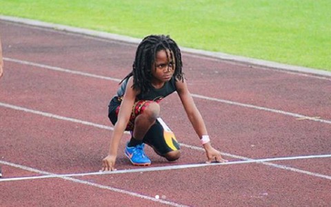 Cậu bé 7 tuổi chạy 100m trong 13,48 giây