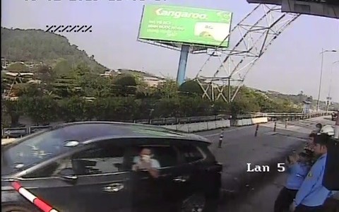Làm rõ vụ đâm cọc tiêu ở trạm thu phí Bến Thủy