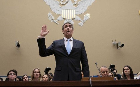 Cựu luật sư khai từng dọa các trường giấu điểm ông Trump