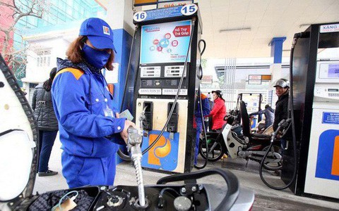 Xăng RON95 giảm 350 đồng/lít từ 15h chiều 31-10