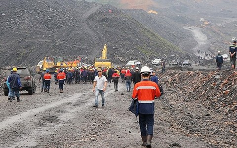 Mâu thuẫn hợp đồng, hai công ty than dàn quân 'nghênh chiến'