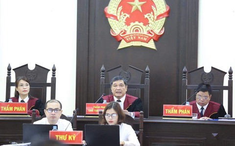 Phan Sào Nam và Nguyễn Văn Dương được xét xử vắng mặt