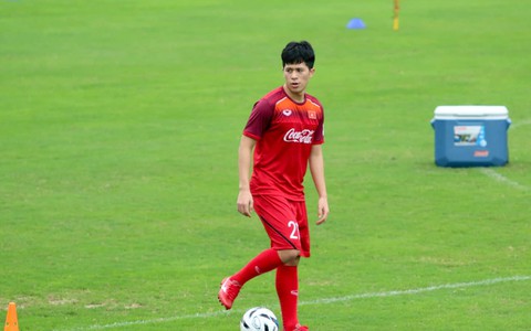 Tuyển U-23 Việt Nam chào đón Đình Trọng trở lại