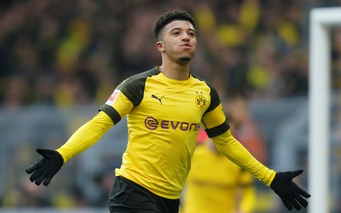Sancho lập cú đúp giúp Dortmund 'soán ngôi' của Bayern Munich