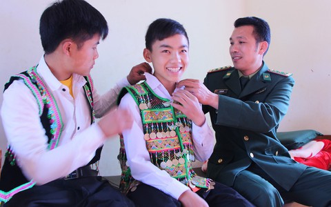 Bộ đội 'con' ở Đồn biên phòng Mường Lạn