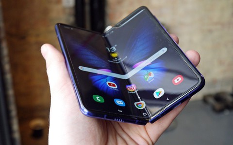 Chưa ra mắt, điện thoại gập của Samsung đã bị sự cố màn hình