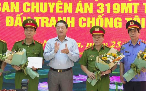 Nghệ An thưởng nóng ban chuyên án phá vụ đổ nửa tấn ma túy ra đồng muối
