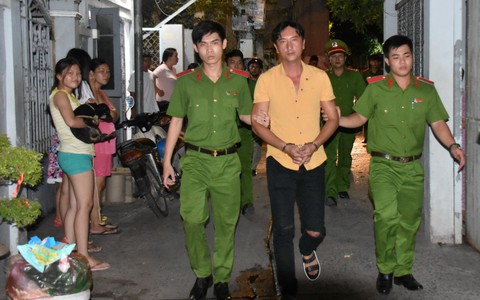 Khởi tố nhóm bắt giữ người trái pháp luật và đánh luôn công an