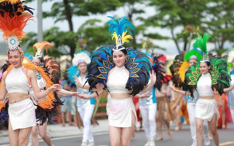 Vũ điệu đường phố nóng bỏng khuấy động Carnaval Hạ Long 2019