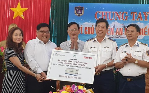 Tặng Cảnh sát biển Vùng 3 máy phát điện trị giá hơn 700 triệu đồng