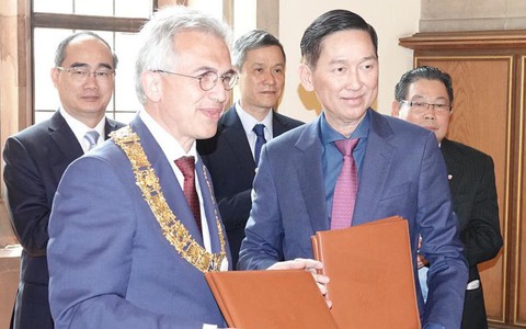 TP.HCM và Frankfurt ký ghi nhớ hữu nghị và hợp tác