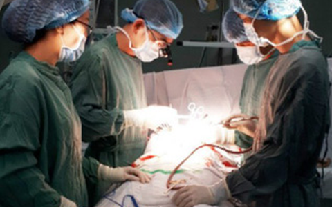 Cứu sống người đàn ông bị đâm thủng tim